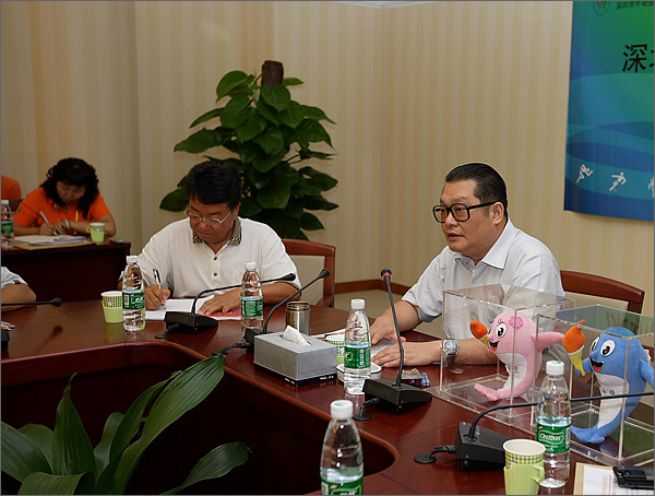 外運會組委會副主任、中國國際投資促進(jìn)會副會長、深圳市國際投資促進(jìn)會會長李清森（中間）
